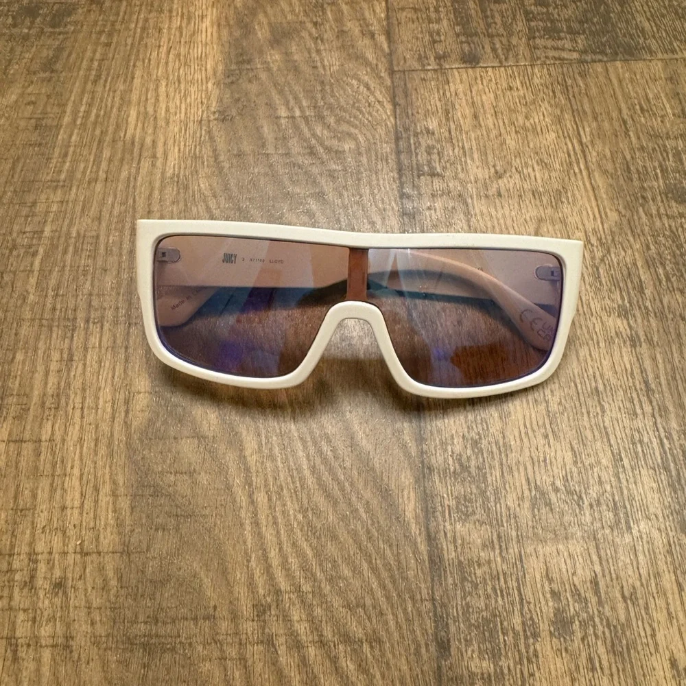 Juicy Couture White Sunglasses - Picture 1 of 4